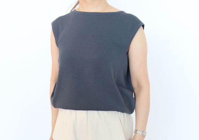 ユニクロユーのコクーンセーターノースリーブ4