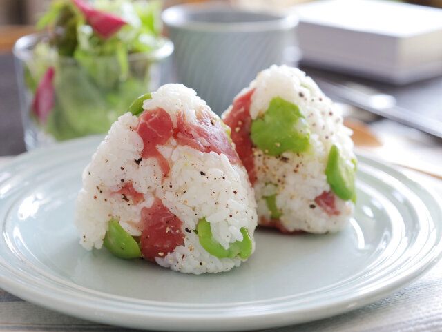 そら豆と生ハムのおにぎり