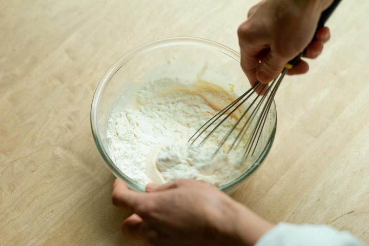 粉類をふるい入れる