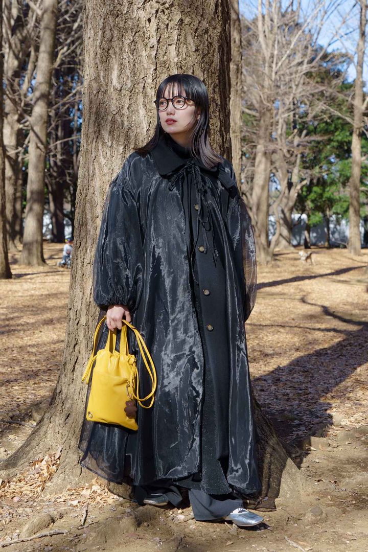 画像1: シルバーを取り入れた、重すぎないブラックコーデがポイント