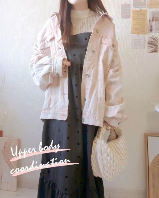 ピンクのリュカツラギBIGGジャンとワンピースのコーデ