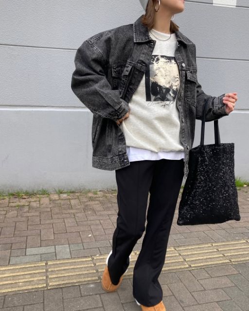 黒のBIGGジャンを着たコーデ