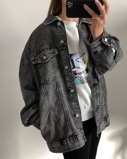 黒のBIGGジャンを着たコーデ