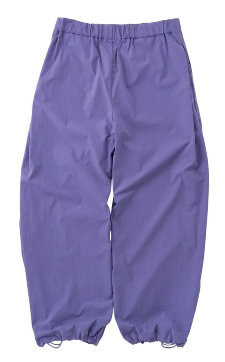 パンツ¥26,400／ハリス（金万）