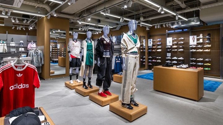 旗艦店「アディダスブランドセンター渋谷」がリニューアルオープン！大人気スニーカーの限定モデルが先行発売