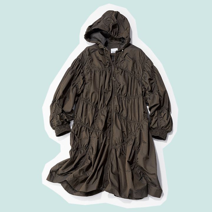 OMMOのシャーリングが入った撥水アウター