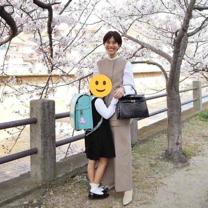 入園式・入学式のママ（母親）のショートの髪形（ヘアスタイル）とヘアアレンジ１