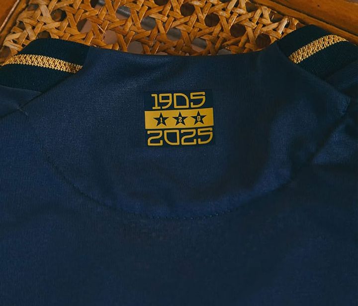 星が飛ぶ！名門ボカ・ジュニオルス、120周年を祝う「星だらけ」の新ユニフォームを発表