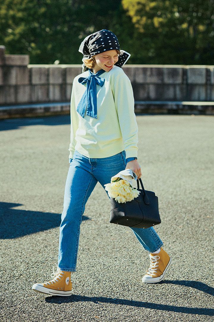 2025年春のスウェットコーデ8選。野暮ったく見せない大人の着こなしを集めました