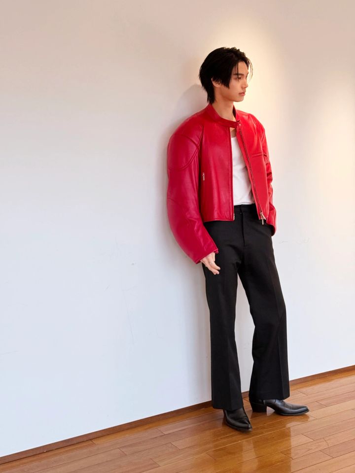 タイ WinMetawin 俳優 全身