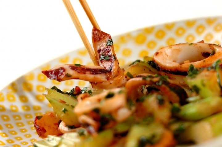 イカとセロリのバター炒めの作り方2