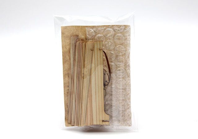 スタンダードプロダクツの木製プチカビンのパッケージ