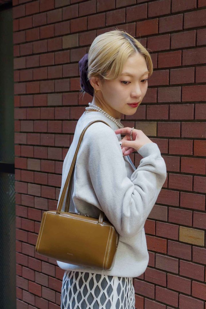 画像3: カジュアルになりすぎない！シューズと上品なアクセサリーがポイント