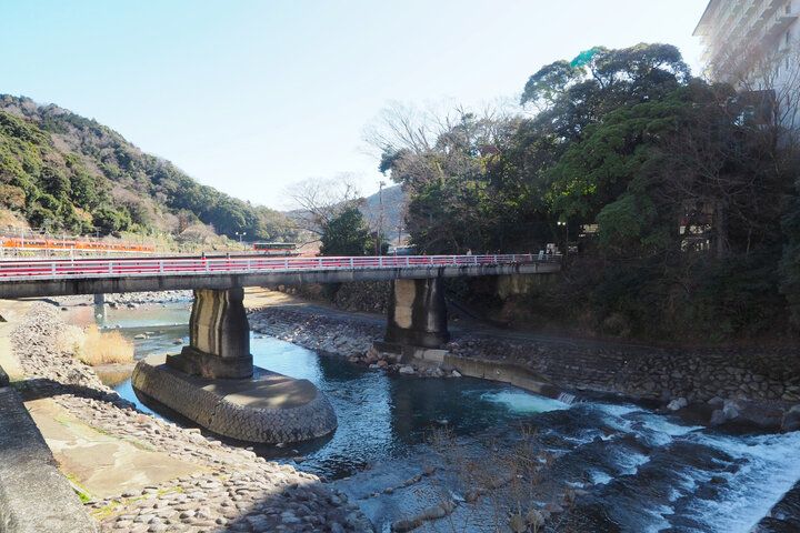 箱根湯本駅から１分♪ 路地裏の隠れ家カフェで早川を眺めながらのんびりコーヒータイム「ティムニー」