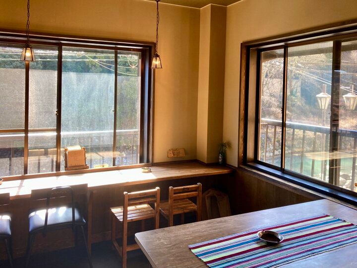 箱根湯本駅から１分♪ 路地裏の隠れ家カフェで早川を眺めながらのんびりコーヒータイム「ティムニー」
