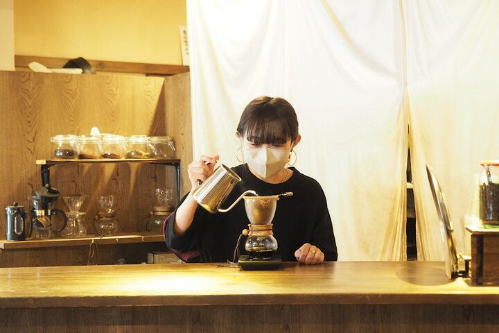 箱根湯本駅から１分♪ 路地裏の隠れ家カフェで早川を眺めながらのんびりコーヒータイム「ティムニー」