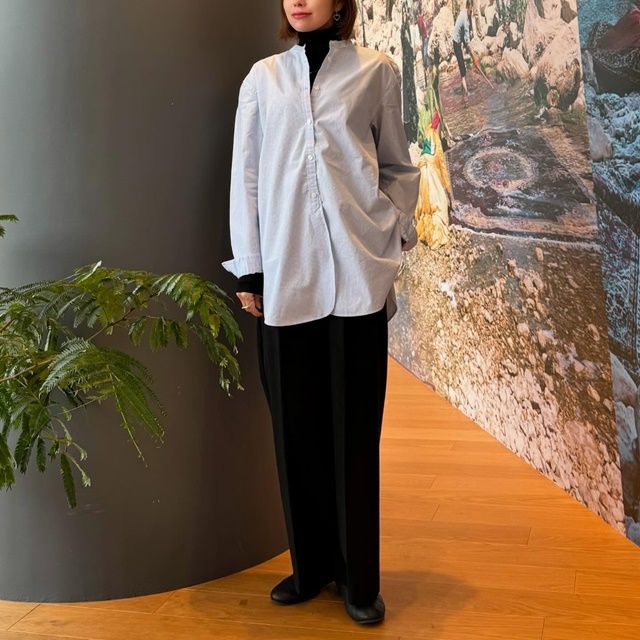 無印良品「婦人 洗いざらしブロードスタンドカラーロングシャツ」
