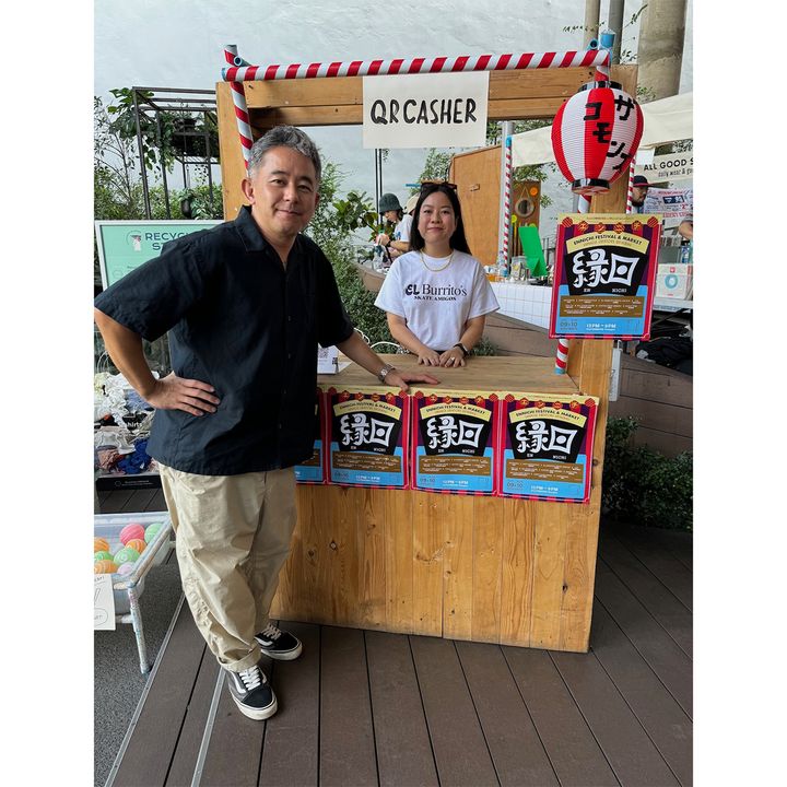 村卓さんとタイでバッグを作るピムさん