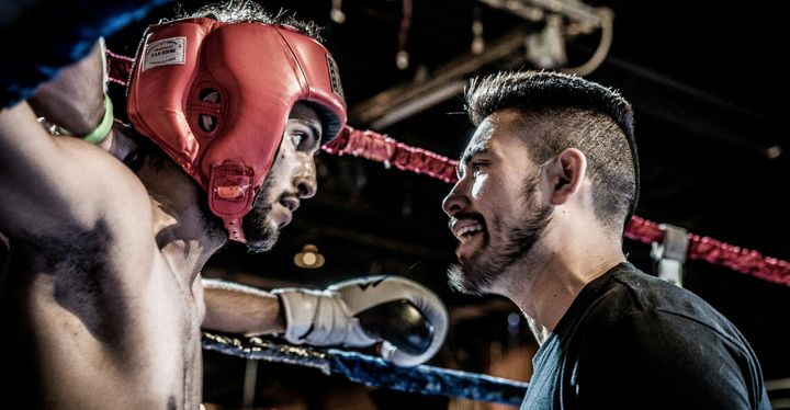 競技服（具）が赤色の選手は青色の選手よりも勝率が高い