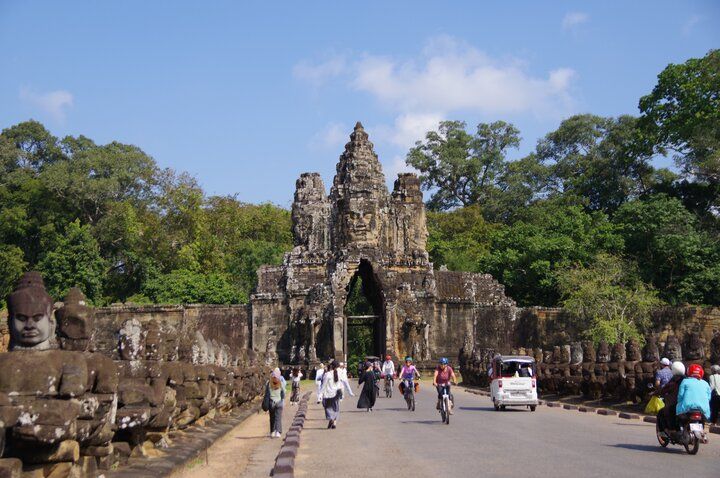 一度は見てみたい絶景！世界遺産アンコール遺跡群へ。リゾートホテルやクルーズ船観光も