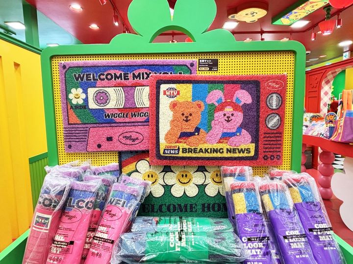 「玄関マット」各2390円