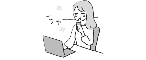 野菜ジュースを飲む女性