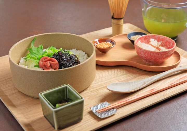 京都・烏丸の「Haccomachi」で、自家製甘酒と抹茶をブレンドした発酵だし茶漬けを♪