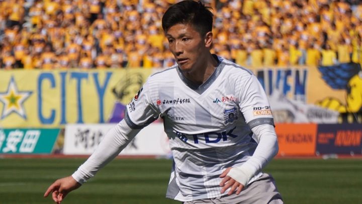 目指す先はリーグ戦40ゴール！？J2得点ランキング首位のブラウブリッツ秋田FW小松蓮が泣きそうになった半年間