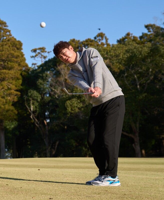 アプローチで手首を使ってない？「右腕の長さ」を意識して安定感を手に入れよう