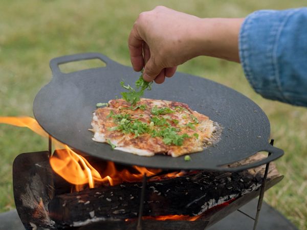 誰でも簡単に作れるキャンプ飯！焼くだけの「ハッシュド大根」が美味しすぎた