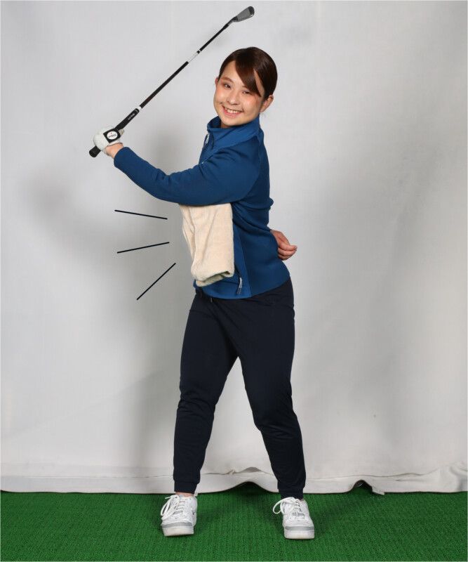 左腕を伸ばしてスイングしてない？しなりを活かしたスイングになる方法をレッスン