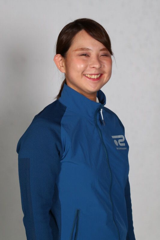 左腕を伸ばしてスイングしてない？しなりを活かしたスイングになる方法をレッスン