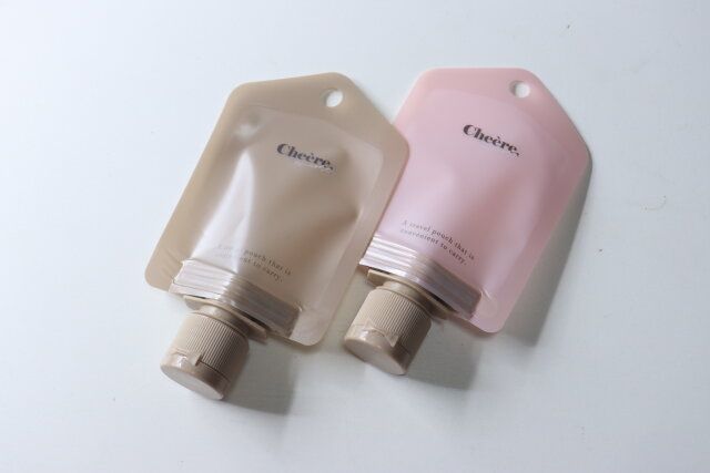 セリアの可愛い吊るせるつめかえパウチ 30mL2P