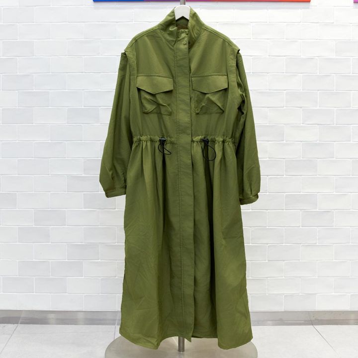 画像: 1.両袖の着脱とフロントボタン全開閉が可能で、さまざまな着こなしが楽しめる高撥水スタンドワンピースアウター￥3,900／ワークマン workman.jp