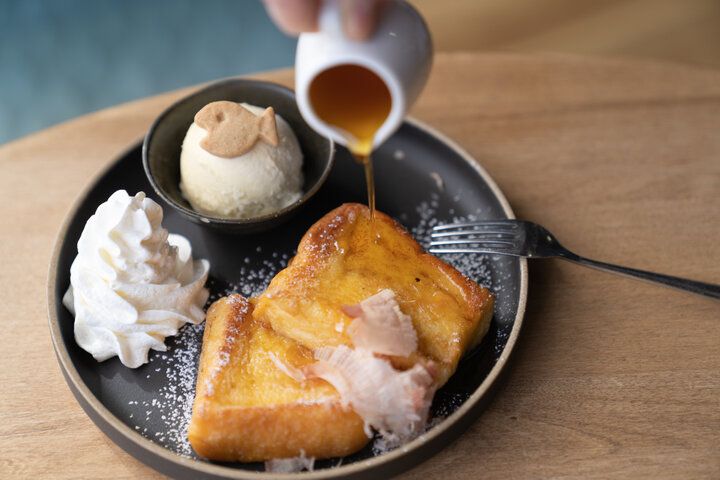 削りたての香りに包まれて。焼津「やなぎやカフェ」で出会う、かつお節とだしのごちそう時間