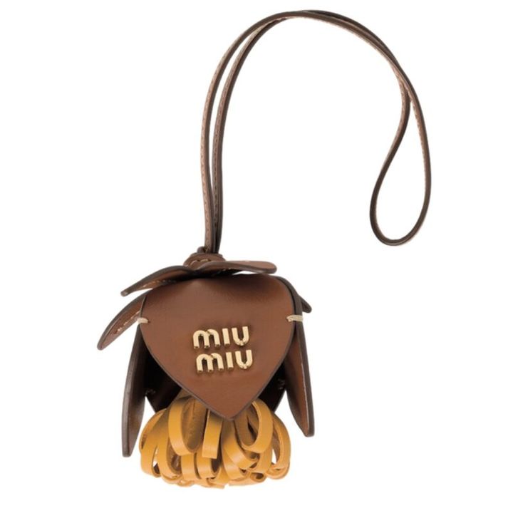 ミュウミュウのバッグチャーム