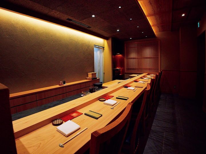 三越前『日本橋 鮨 洋』の内観