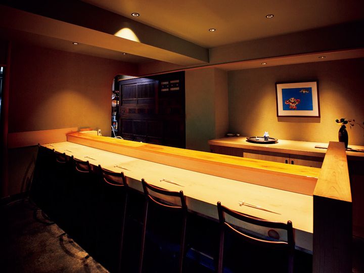 御成門『冨所』の内観