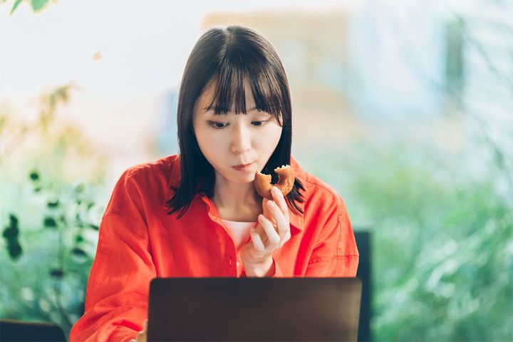 職場で食べるおやつは、ちょっとした幸せ