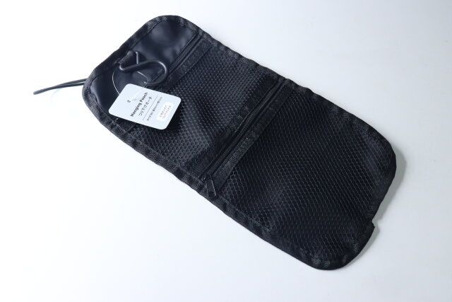 セリアの無印風つり下げポーチ