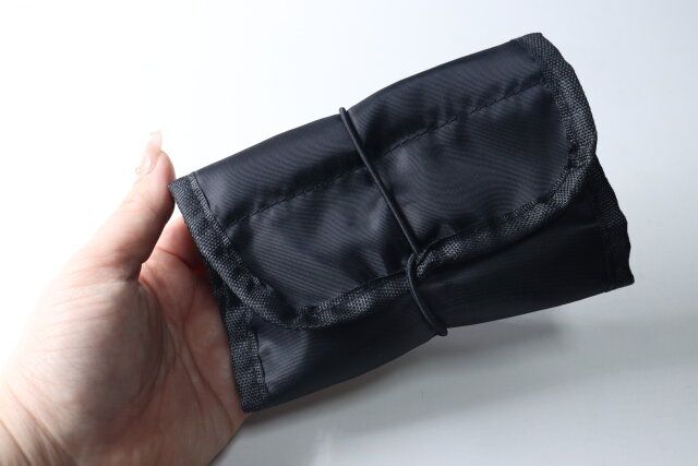 セリアのコンパクトなつり下げポーチ