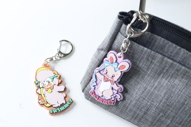 セリアのSWIMMER ラバーキーホルダー