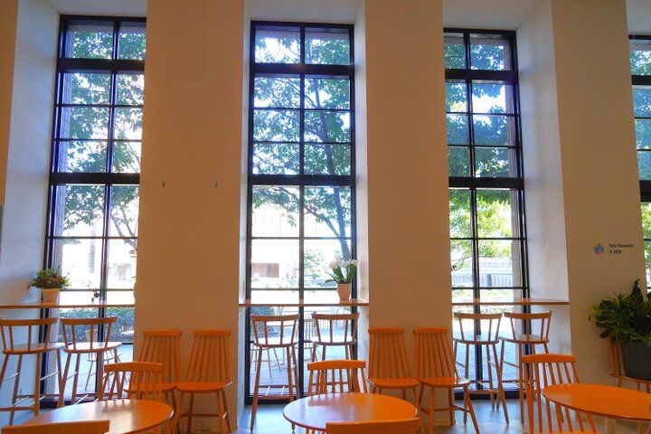 横浜の歴史を感じる運河沿いのカフェで体にやさしいスイーツを堪能♪「Vee Sweets CAFE YOKOHAMA」