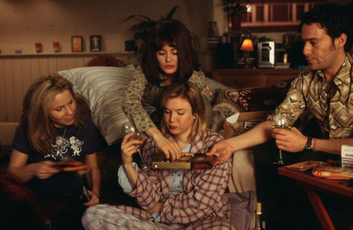 二人の男性の間で揺れるブリジット。『ブリジット・ジョーンズの日記 きれそうなわたしの12か月』©2004 Universal Studios - All Rights Reserved