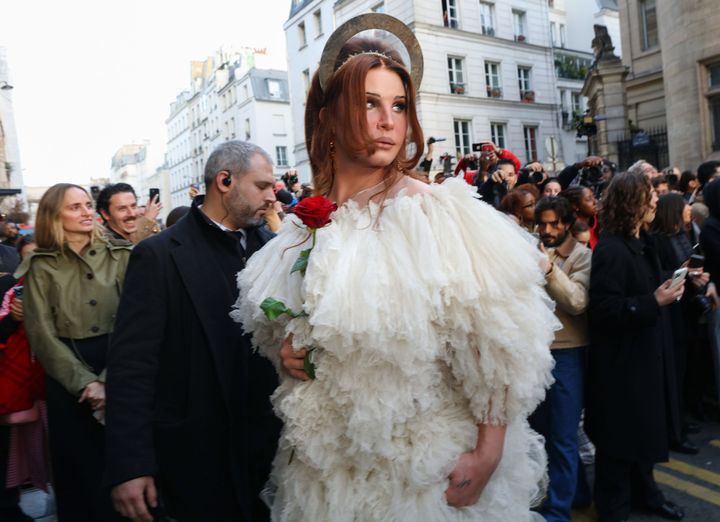 2024年春夏オートクチュールコレクションにて。