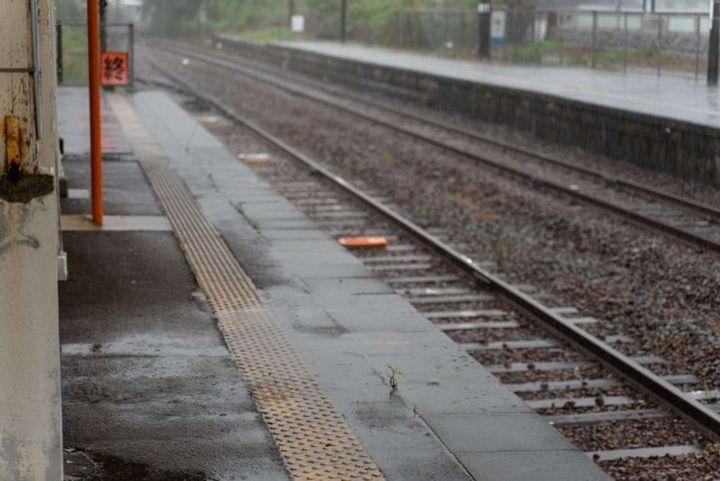 電車を降りたら大雨で（画像はイメージ）