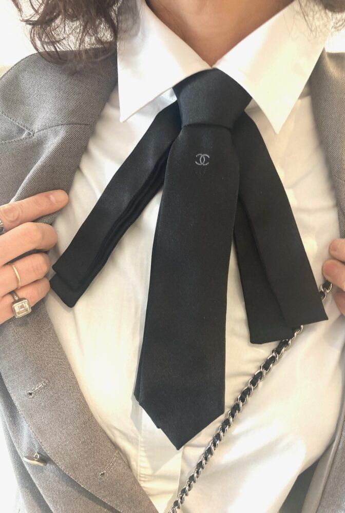 シャネルのネクタイ