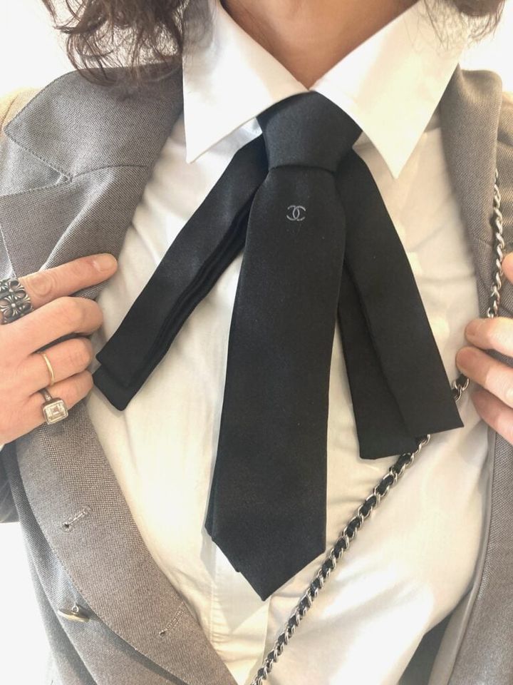 シャネルのネクタイ
