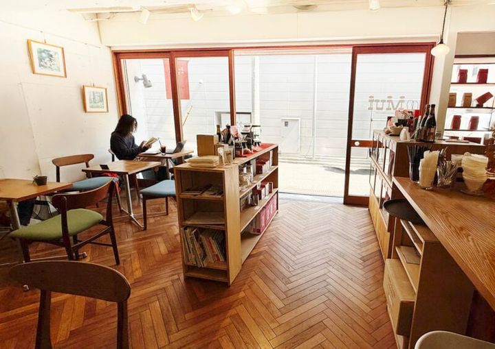 コーヒーショップ「MUI」