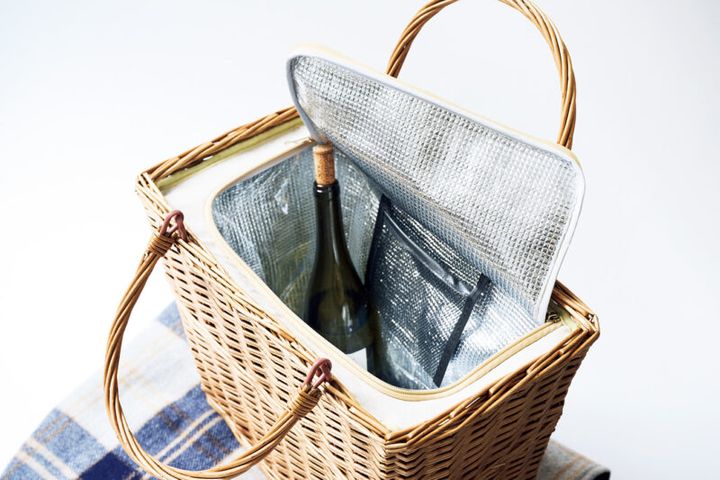 チェルシーフードクーラー（縦23 .5 ×横44 ×高さ38 cm） ¥8 ,800／エープラスデザイン（ リビング・モティーフ）